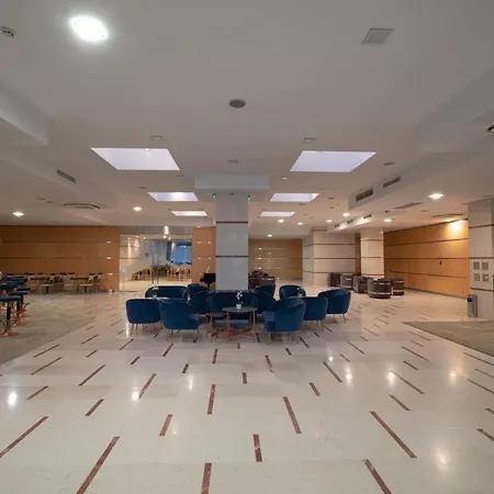 Vitosha Park - Free Indoor Pool & Parking Отель София