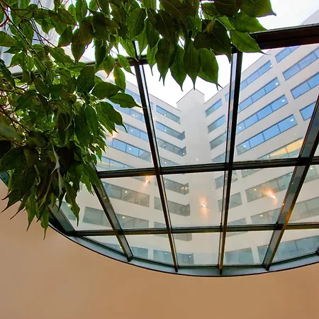 Vitosha Park - Free Indoor Pool & Parking Отель София