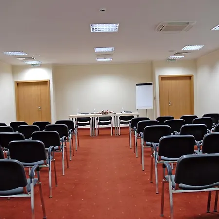 Отель Vitosha Park - Free Indoor Pool & Parking