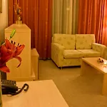 Vitosha Park - Free Pool & Gym 4* 소피아