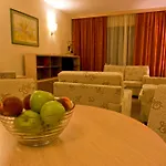 Vitosha Park - Free Pool & Gym 4* Szófia