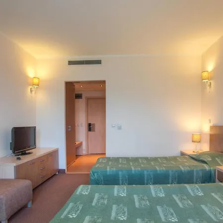 Отель Vitosha Park - Free Indoor Pool & Parking София