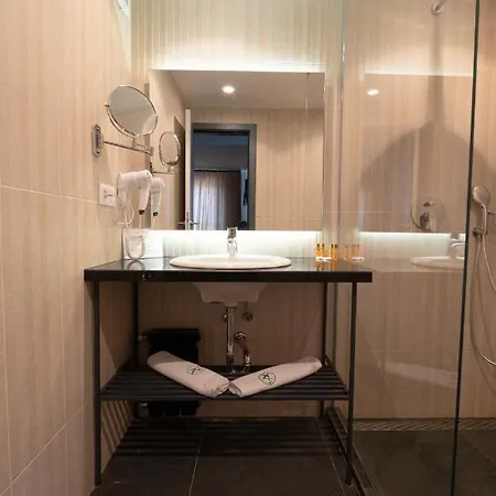 Vitosha Park - Free Indoor Pool & Parking 4* 소피아