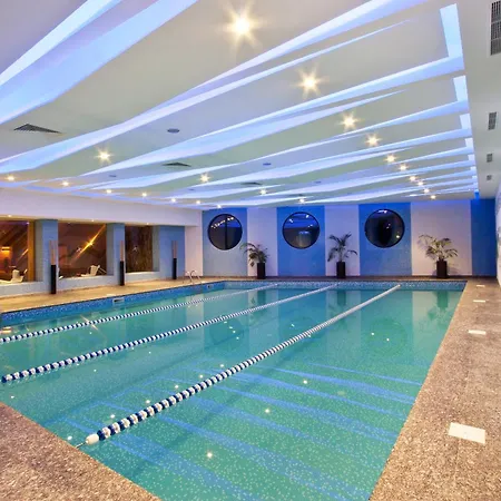 Vitosha Park - Free Indoor Pool & Parking 호텔 4*
