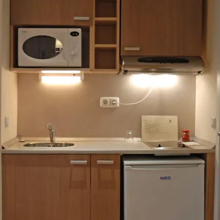 Vitosha Park - Free Indoor Pool & Parking 소피아