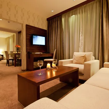 Vitosha Park - Free Indoor Pool & Parking 호텔 4*