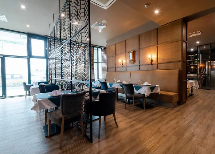 Vitosha Park - Free Pool & Parking فندق 4*