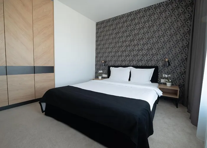 فندق Vitosha Park - Free Pool & Parking 4*