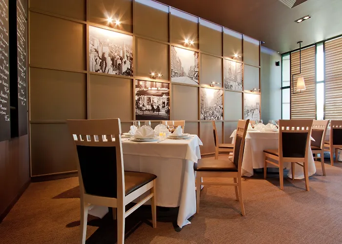 فندق Vitosha Park - Free Pool & Parking صوفيا