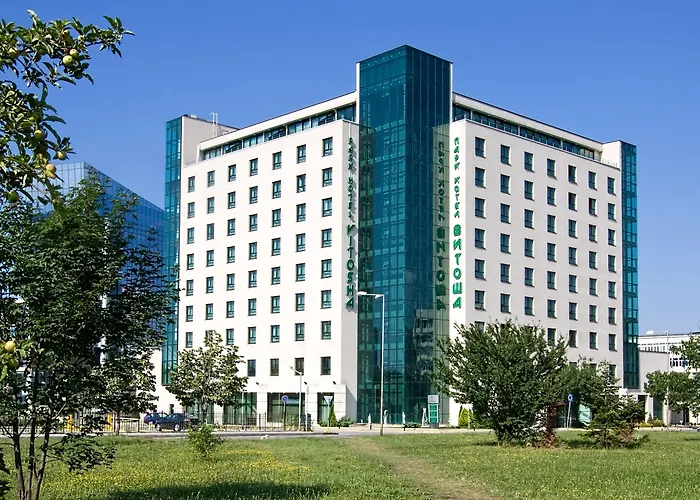 فندق Vitosha Park - Free Pool & Parking 4*