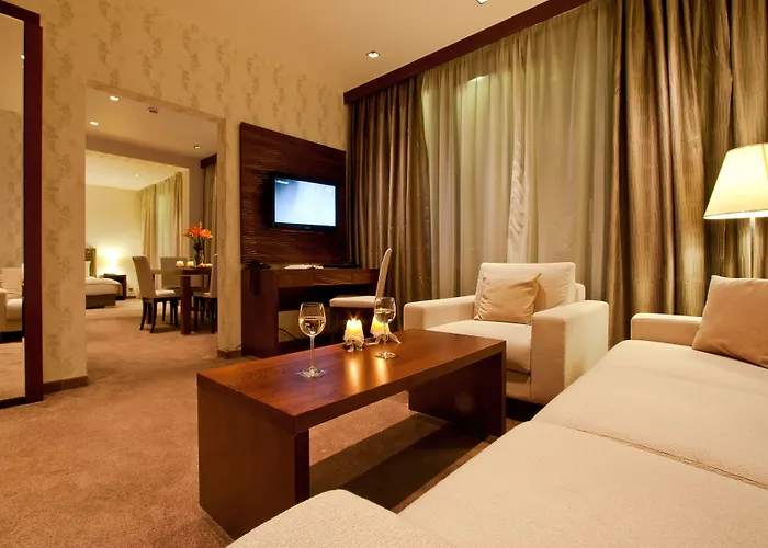 Vitosha Park - Free Pool & Parking فندق 4*